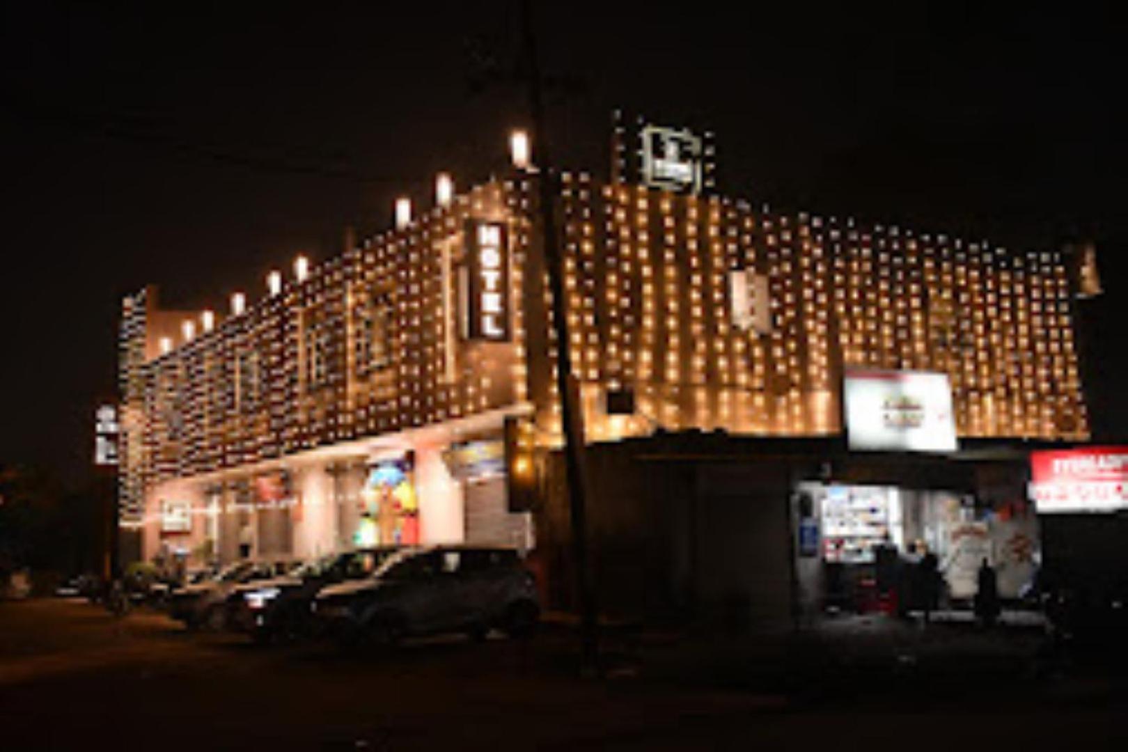 The Imperial Hotel And Convention Centre Kānpur Exterior photo